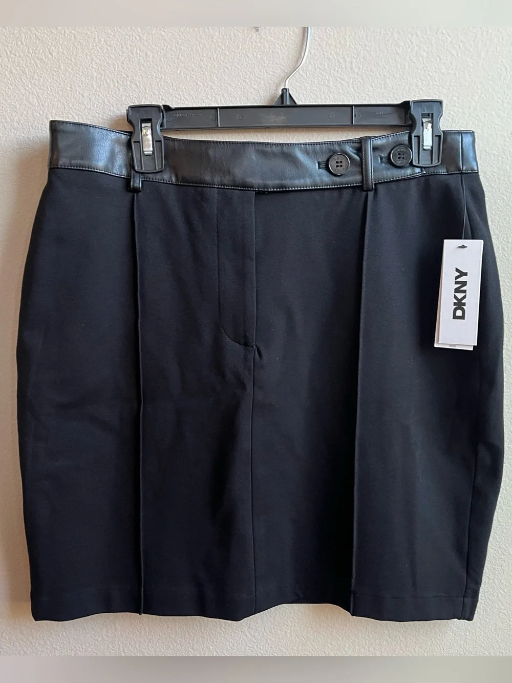 DKNY Black Mini Skirt with Leather-Trim Waist Polished Chic NWT